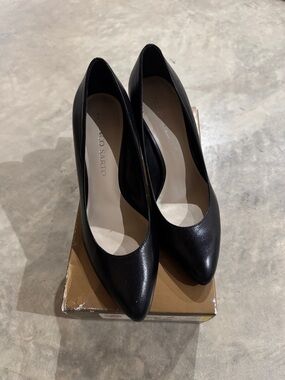Franco Sarto Black Pointed-Toe Leather Heels